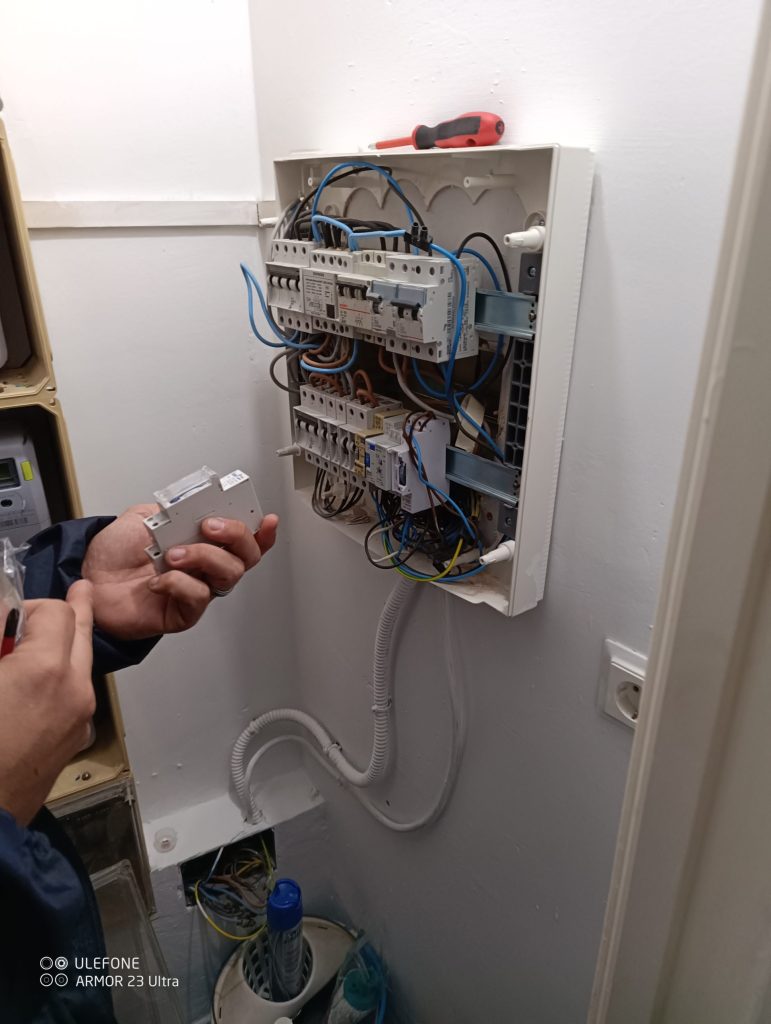 Instalación eléctrica en progreso